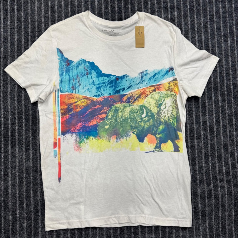 American Eagle Mens Graphic Tee Size L White Bison Mountain Nature Print NWT